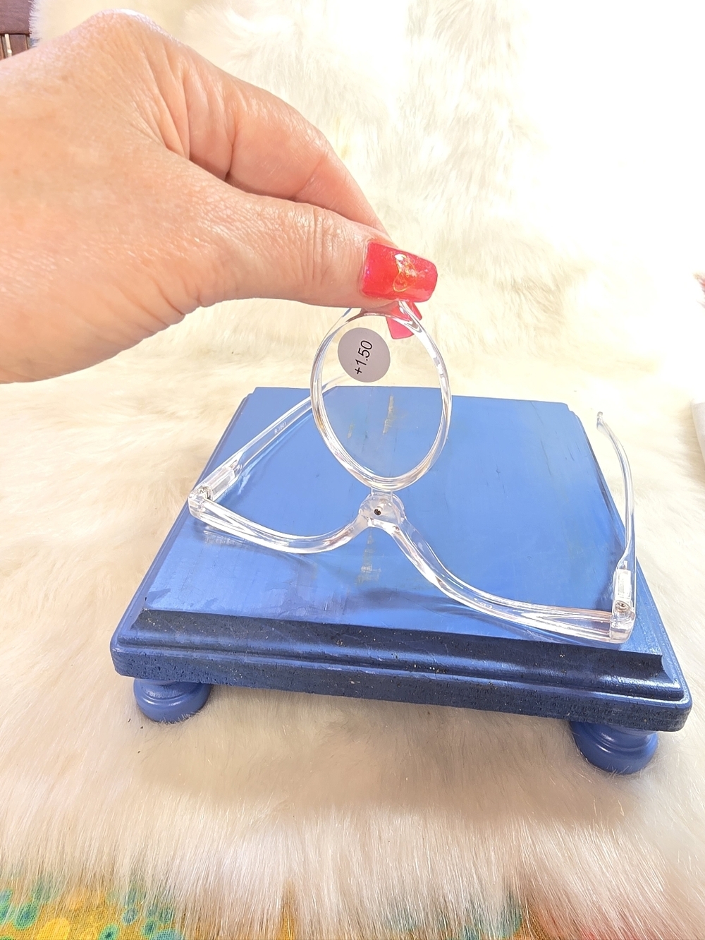 Magnified Makeup Application Glasses - Clear